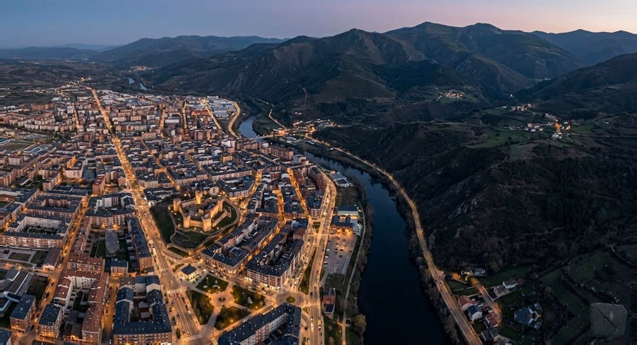 Oficina de Coveria Bierzo en Ponferrada con vista a la ciudad — asesoría vendedor con comisión clara