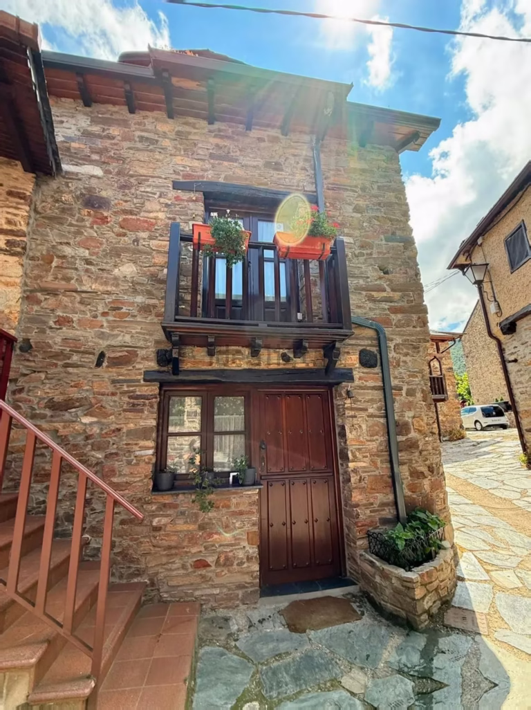 Chalet pareado en venta en Cruces, Ponferrada