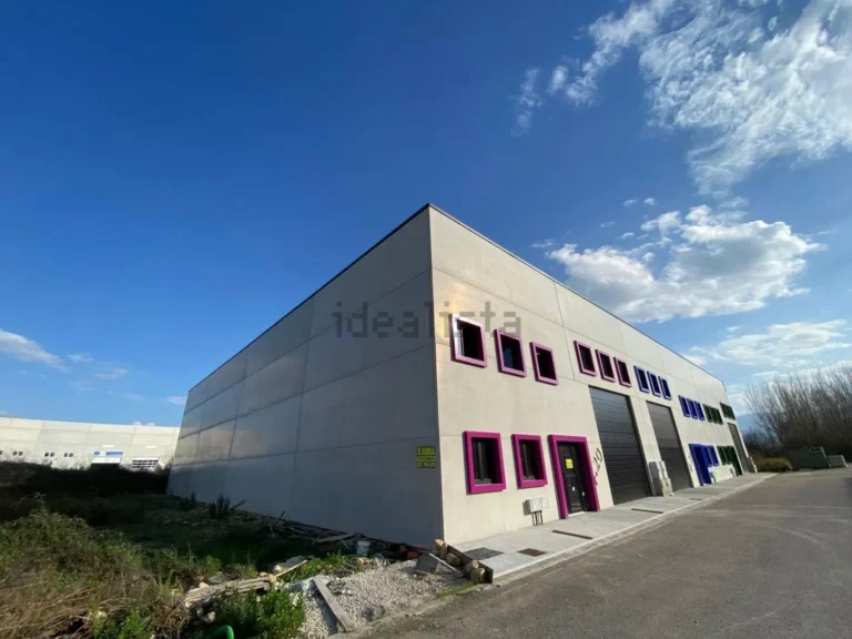 Nave industrial de 580 m² en alquiler en Camponaraya - El Bierzo