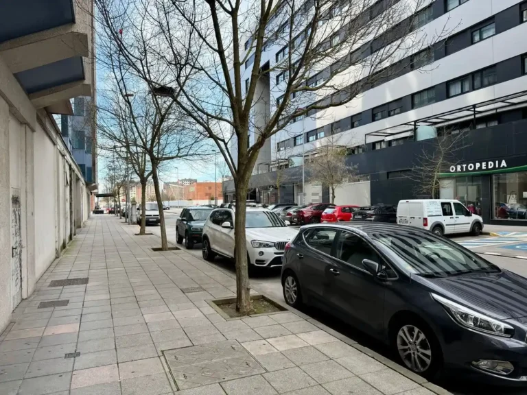 Local comercial en venta en La Rosaleda Ponferrada