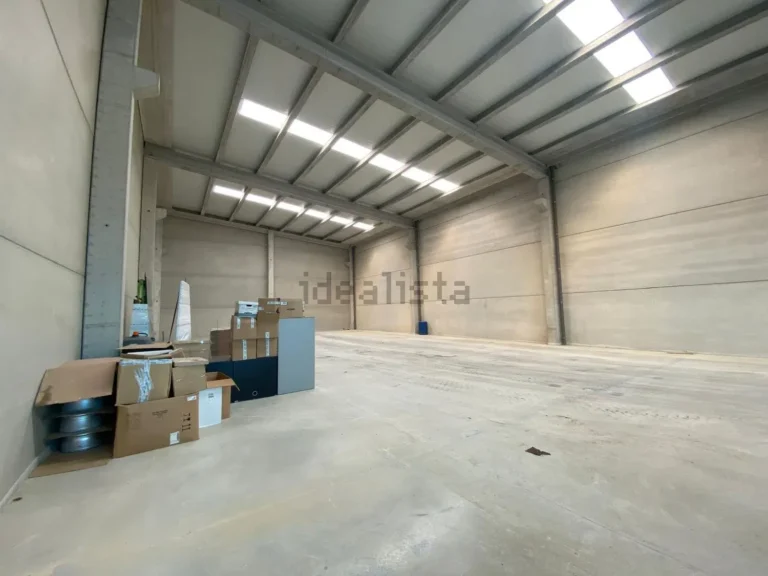 Nave industrial de 580 m² en alquiler en Camponaraya - El Bierzo