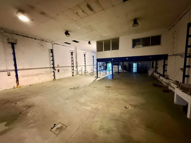 Nave industrial en alquiler en Avenida Montearenas - Ponferrada