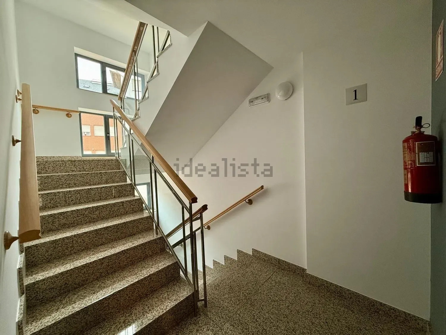 Piso amueblado en alquiler en Avenida de América, Zona Alta - Ponferrada imagen 4