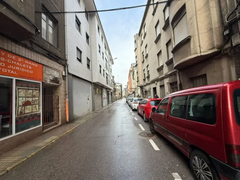 Piso céntrico para reformar en Calle Eloy Reigada, Bembibre