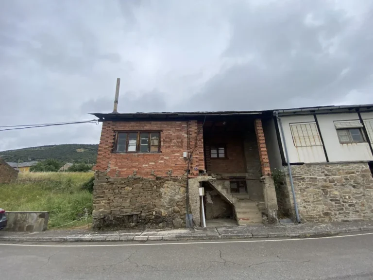 Casa de pueblo en venta en Carretera Langre Berlanga del Bierzo