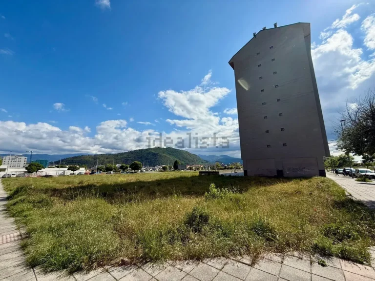 Terreno urbano en venta en La Rosaleda Ponferrada