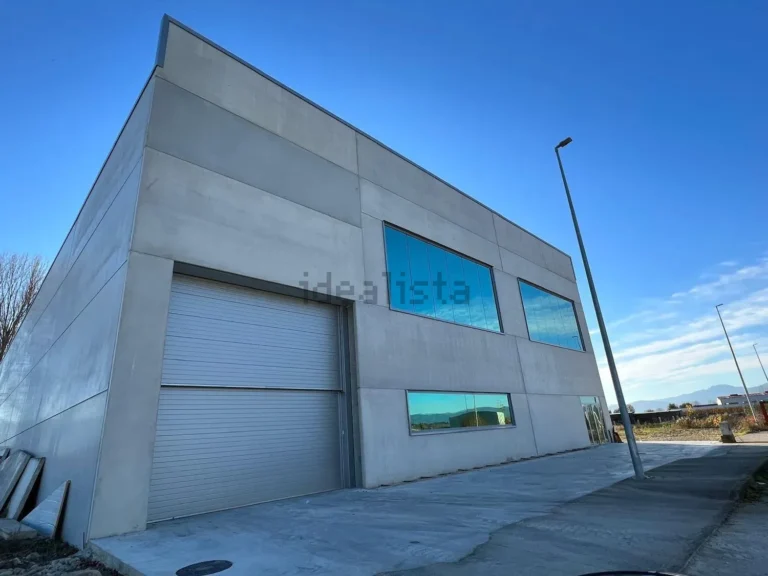 Nave industrial nueva de 1.200 m² en alquiler en Polígono de Camponaraya