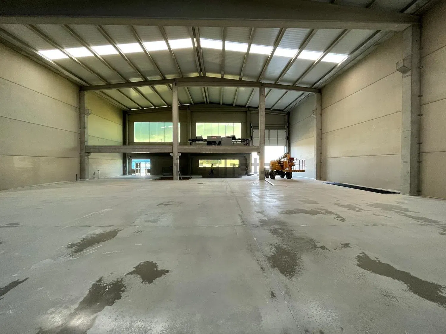 Nave industrial nueva de 1.200 m² en alquiler en Polígono de Camponaraya imagen 1