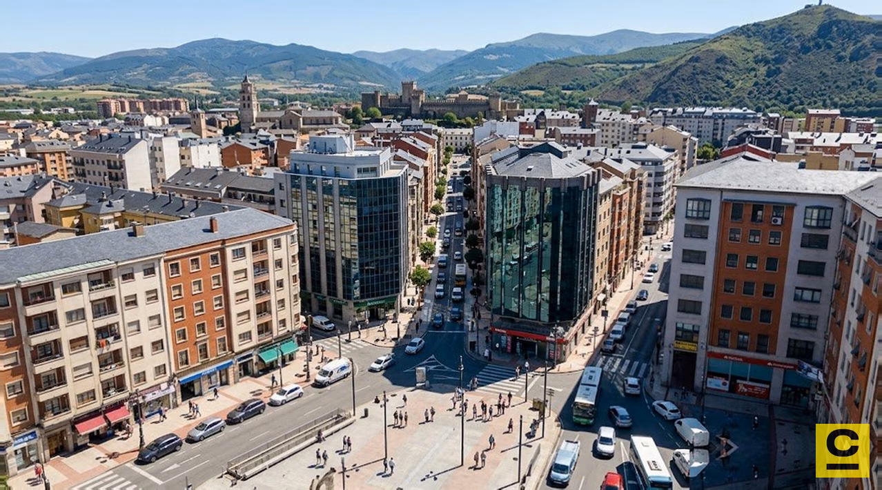 Distrito empresarial en Ponferrada con personas caminando