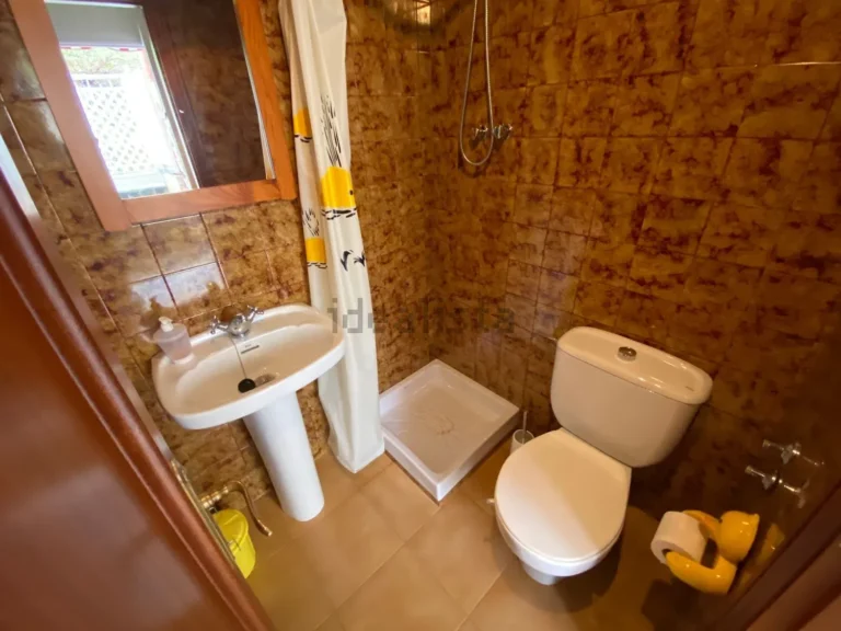 Chalet adosado en alquiler en Calle la Piracanta, Campo - Ponferrada