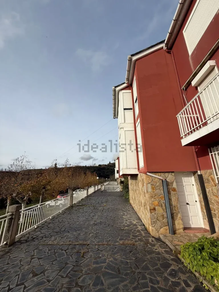 Chalet adosado en alquiler en Calle la Piracanta, Campo - Ponferrada