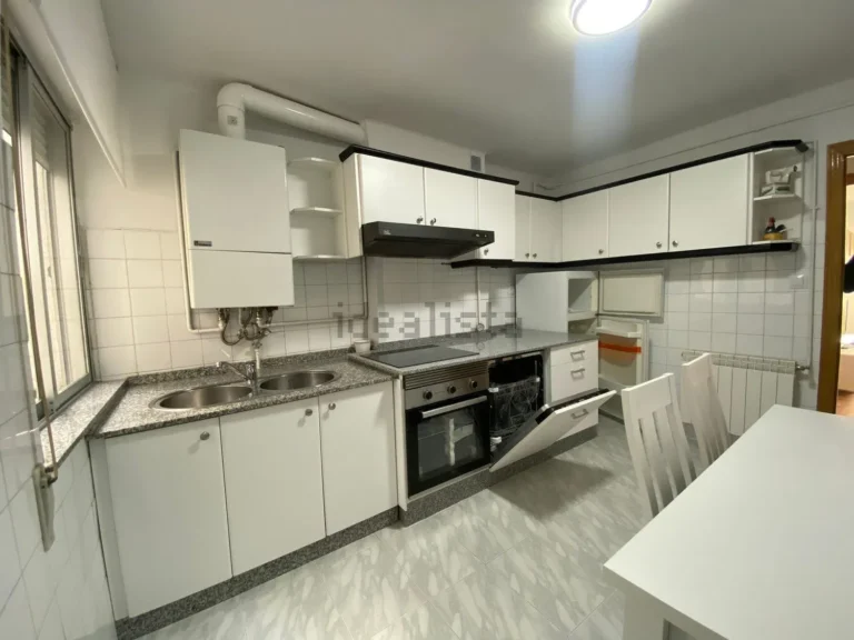 Piso reformado en alquiler en Calle Colombia, Zona Alta - Ponferrada