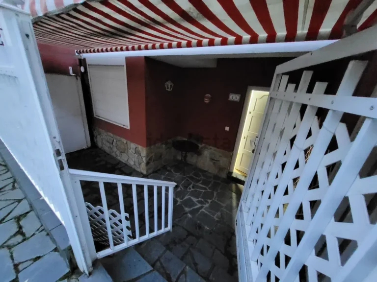 Chalet adosado en alquiler en Calle la Piracanta, Campo - Ponferrada