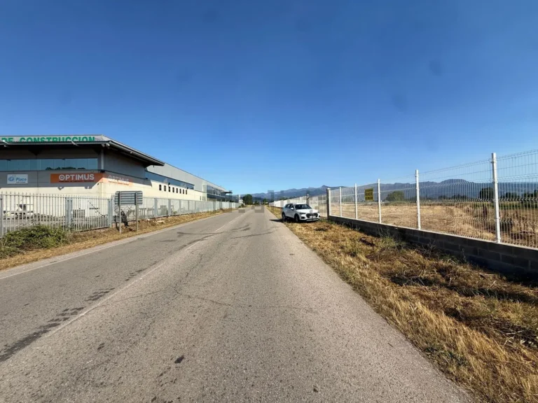 Terreno industrial en venta en Calle Monterraso, Camponaraya